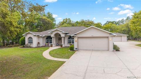 Homes For Sale - 4680 N Elkcam Boulevard<br/> Beverly Hills, FL 34465