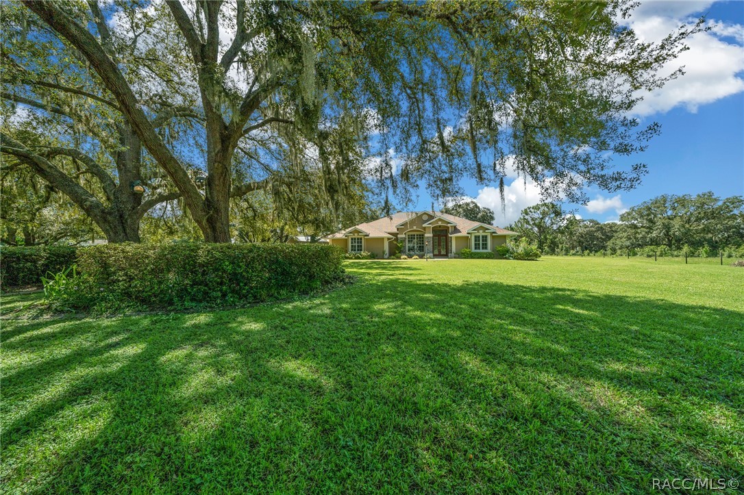 2338 Marion County Road, Weirsdale, Florida image 1