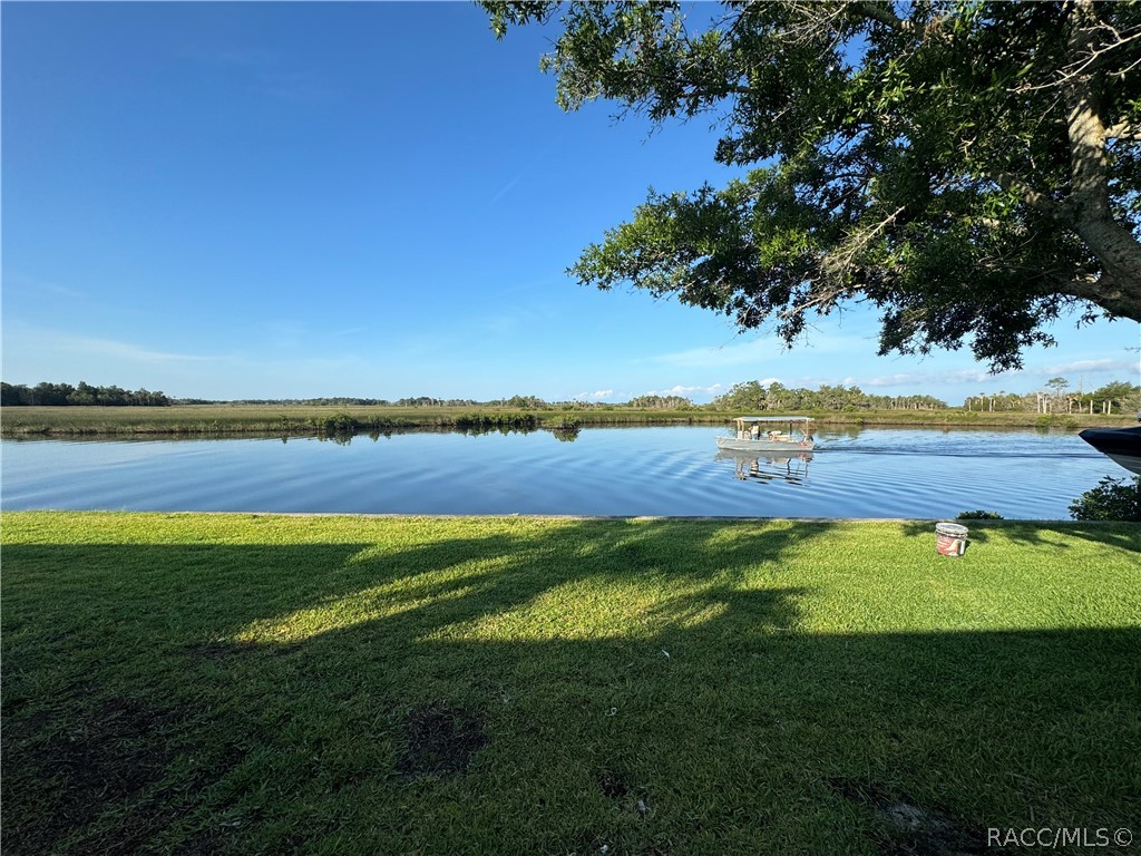 11568 W Bayshore Drive, Crystal River, Florida image 4