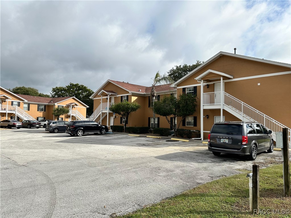 4450 E windmill Drive 106, 107, 206, 207