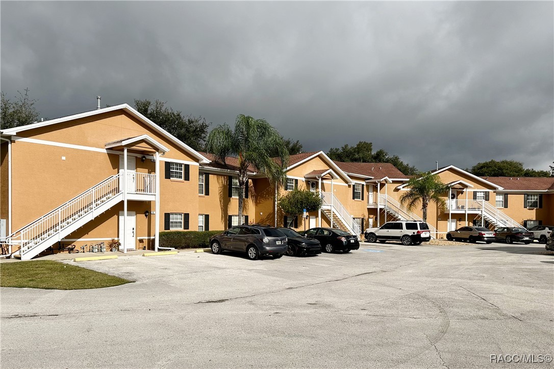 4450 E windmill Drive 106, 107, 206, 207
