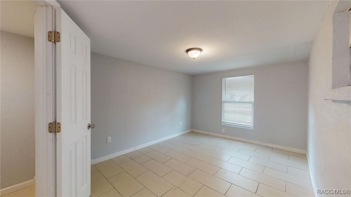 5 E Golden Street, Beverly Hills, New York image 12