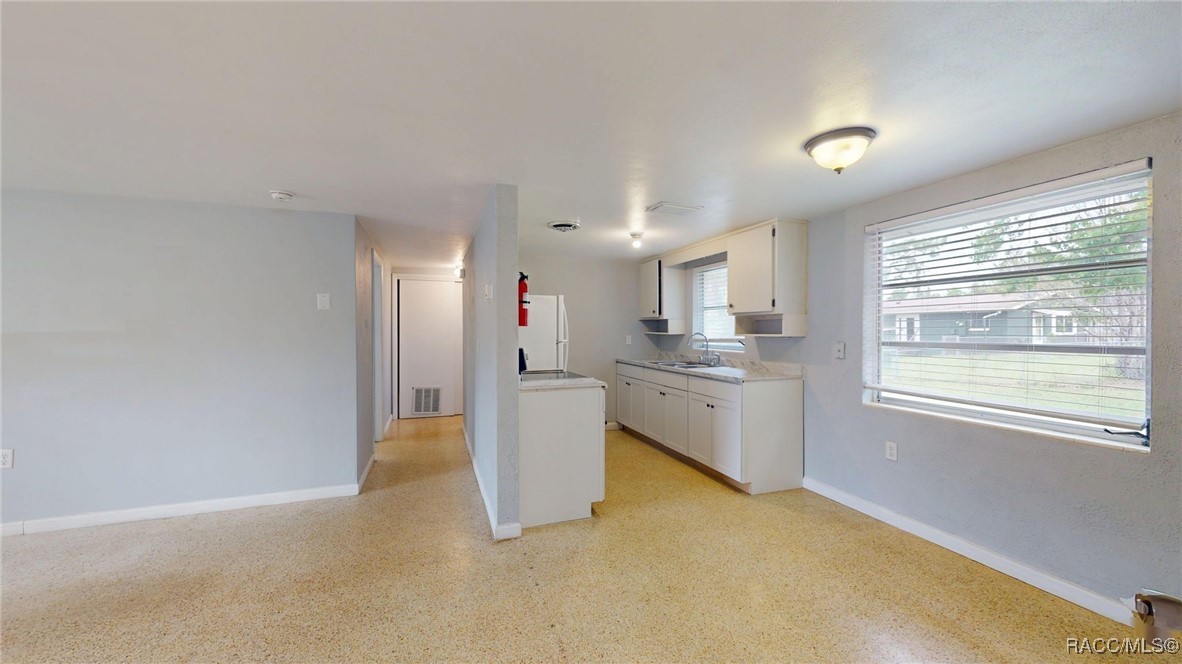 5 E Golden Street, Beverly Hills, New York image 3