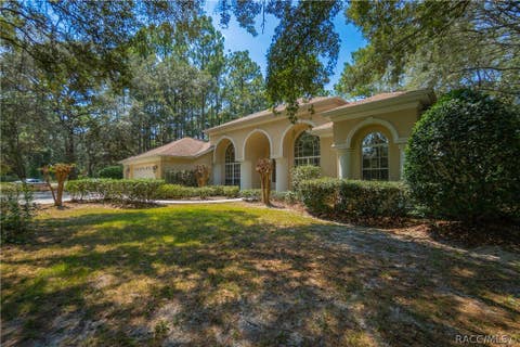 Homes For Sale - 5945 N Oakmont Drive<br/> Beverly Hills, FL 34465