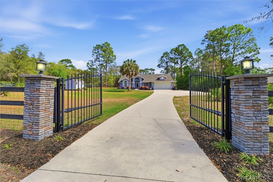 5465 N Rosedale Circle