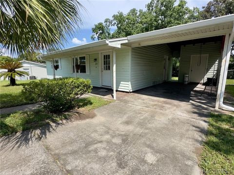 A home in Citrus Springs