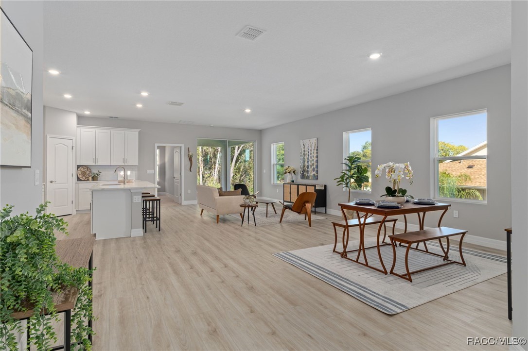 1455 E Hartford Street