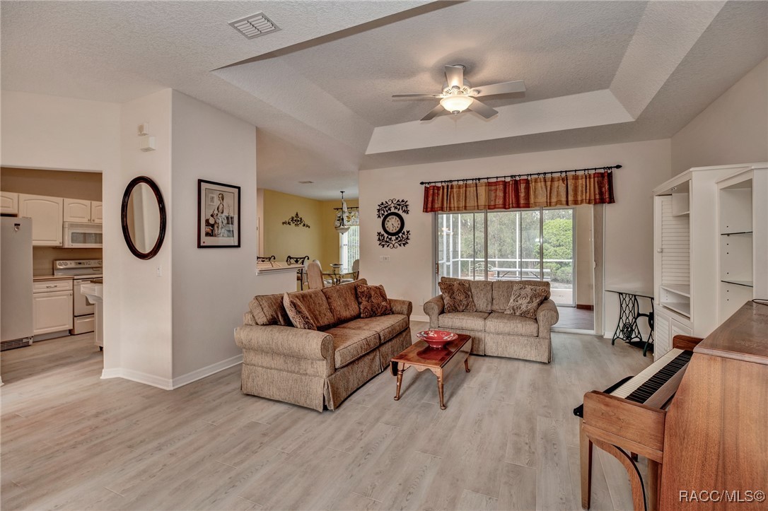 106 E Cypress Boulevard, Homosassa, Florida image 7
