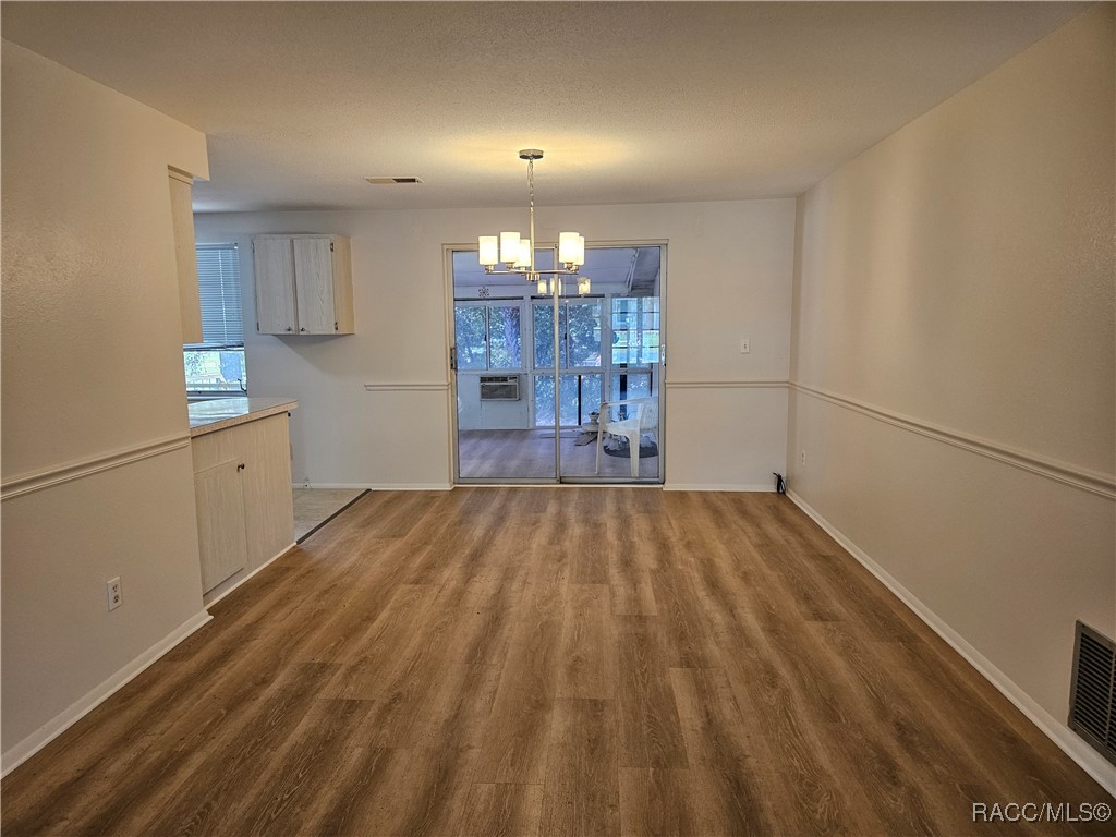 7517 W 7 Rivers Drive, Crystal River, Florida image 3