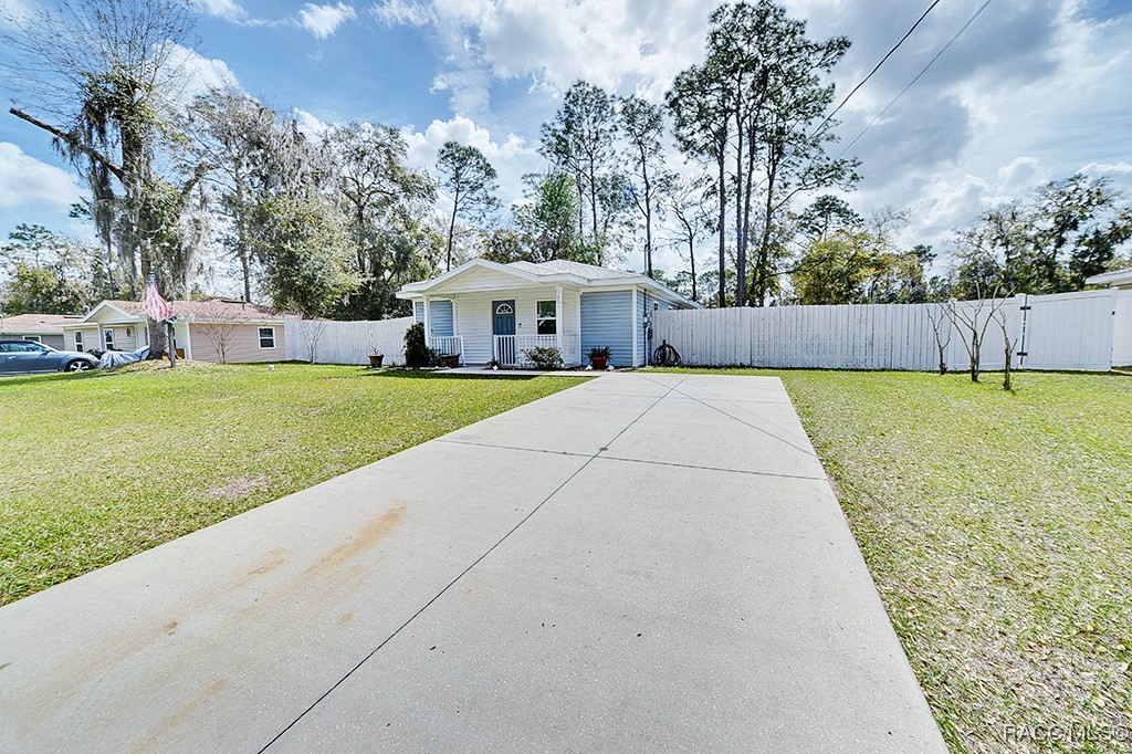 301 W Relief Street, Inverness, Florida image 2