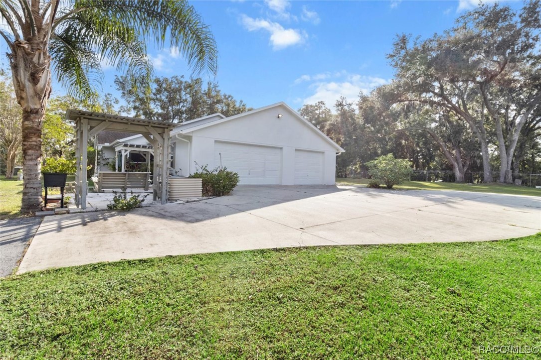 10235 E Trails End Road, Floral City, Florida image 11