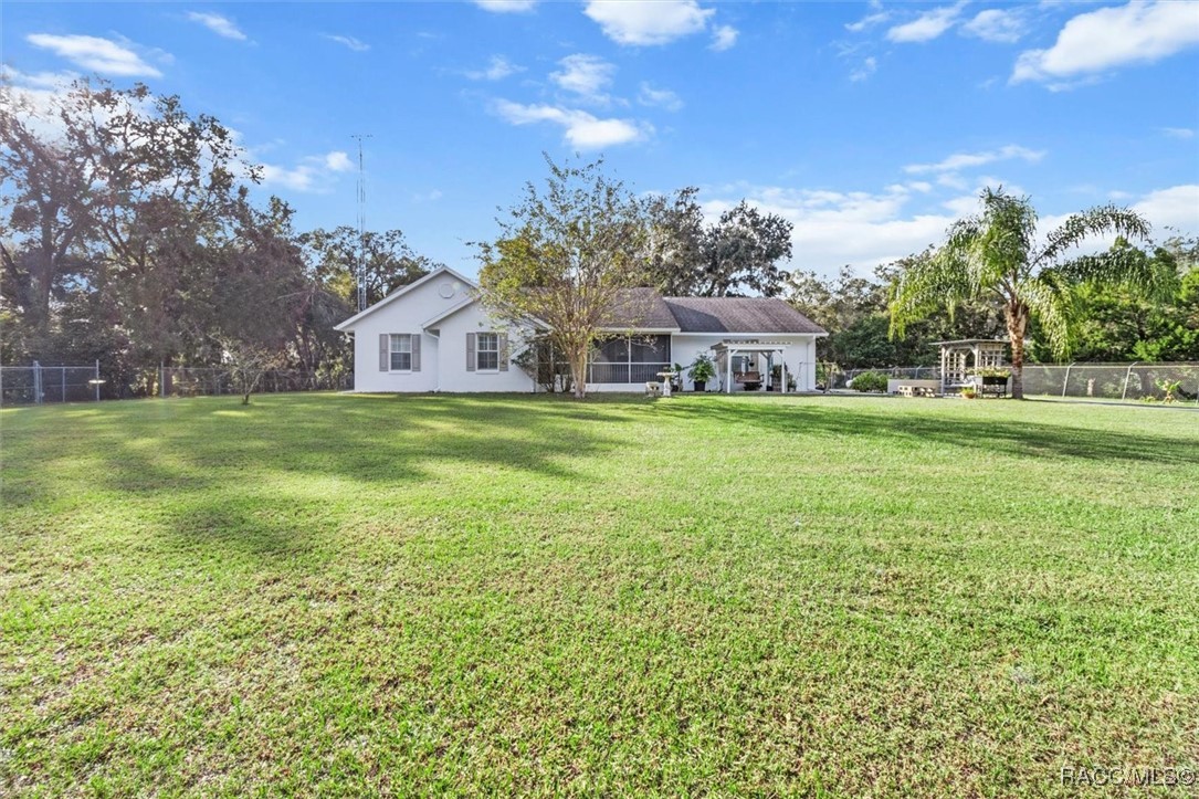 10235 E Trails End Road, Floral City, Florida image 1