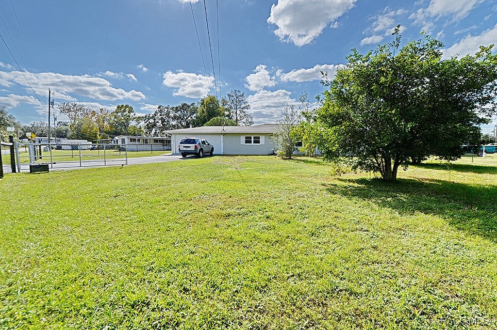 10228 E Pike Drive, Inverness, Florida image 3