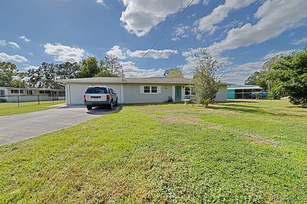 10228 E Pike Drive, Inverness, Florida image 1