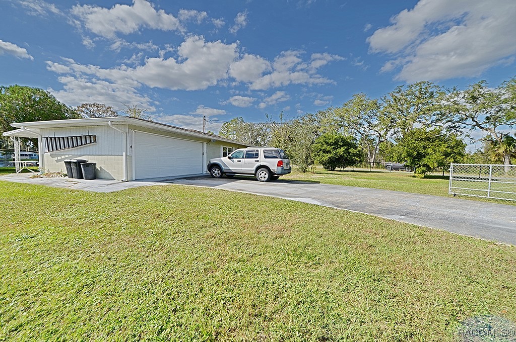 10228 E Pike Drive, Inverness, Florida image 4