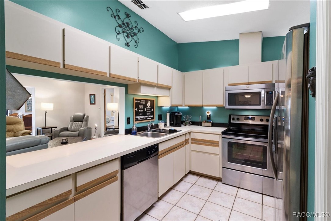 9740 W Cranberry Street, Crystal River, Florida image 9