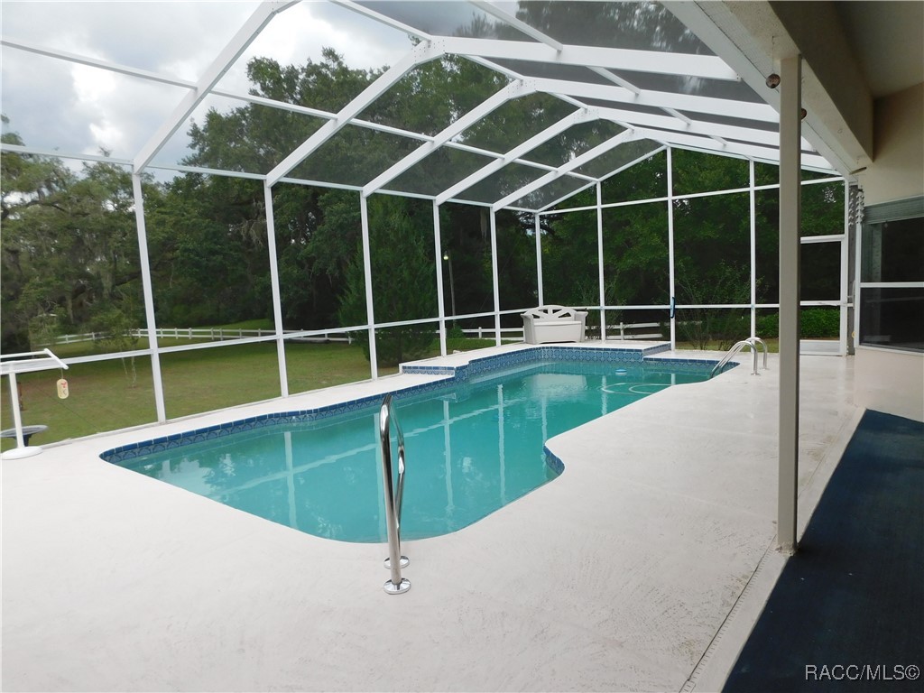 7231 E Stage Coach Trail, Floral City, Florida image 3
