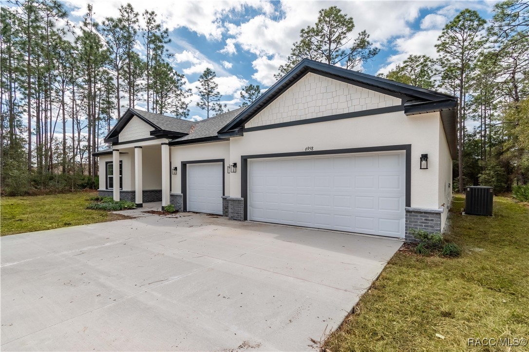 39 Bells Of Ireland Court, Homosassa, Florida image 4