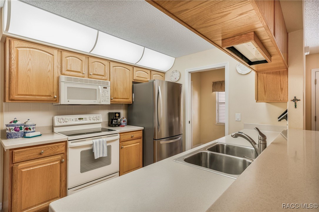 Hernando, Florida 34442, United States, 3 Bedrooms Bedrooms, ,2 BathroomsBathrooms,Residential,Pending,112497