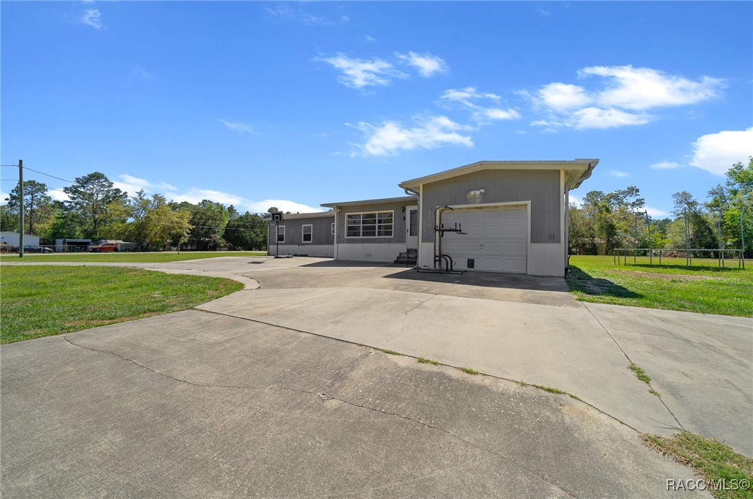 3266 S Westmoreland Drive, Homosassa, New York image 3