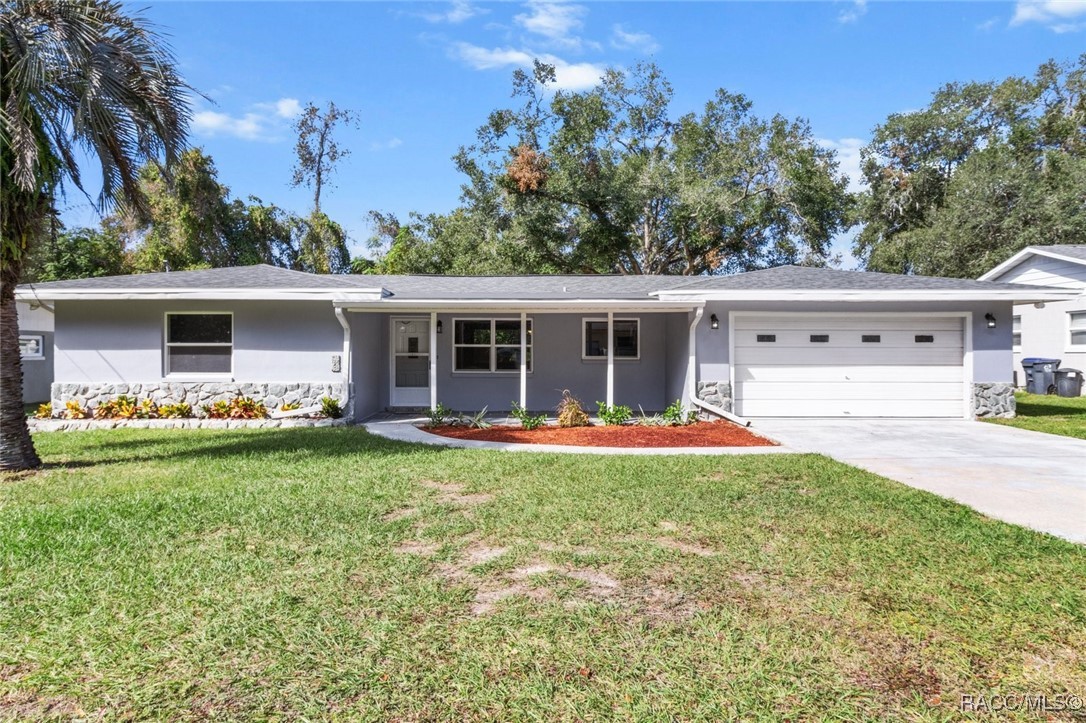 735 Carnegie Drive, Inverness, Florida image 1