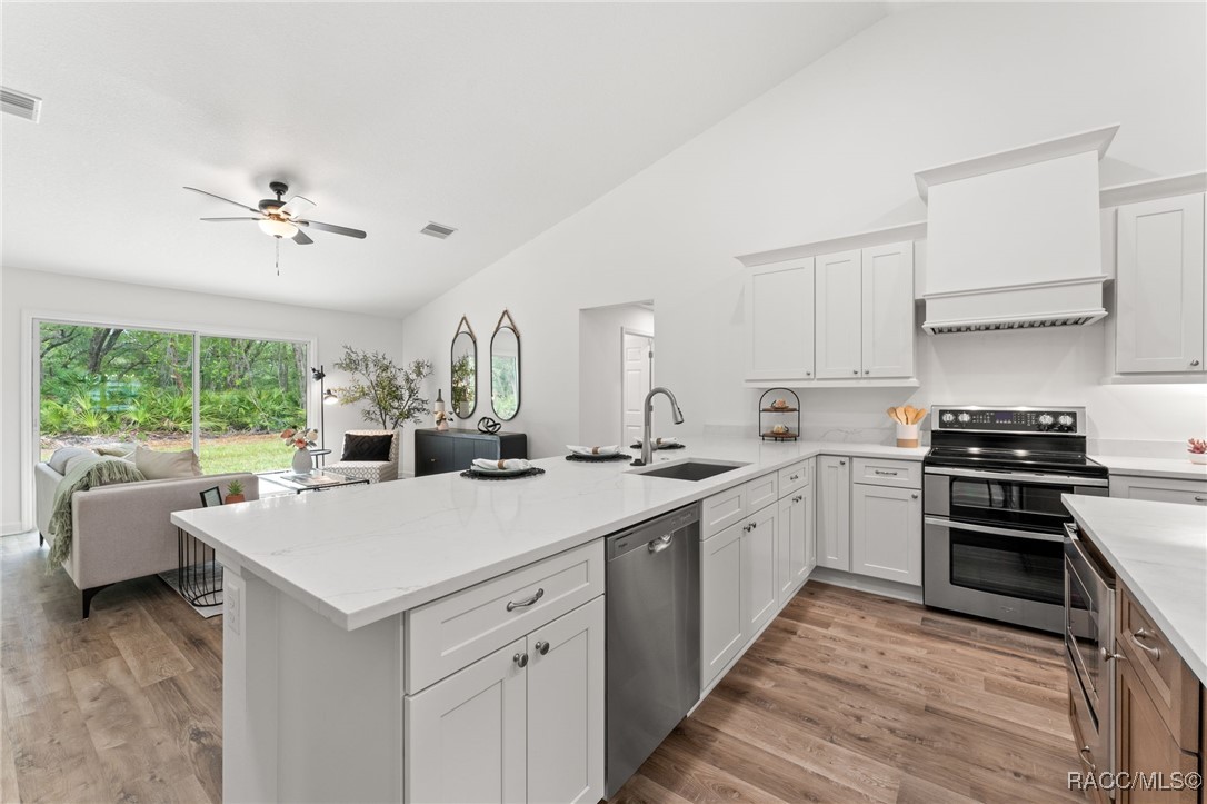 8276 N Star Blaze Drive, Crystal River, Florida image 12