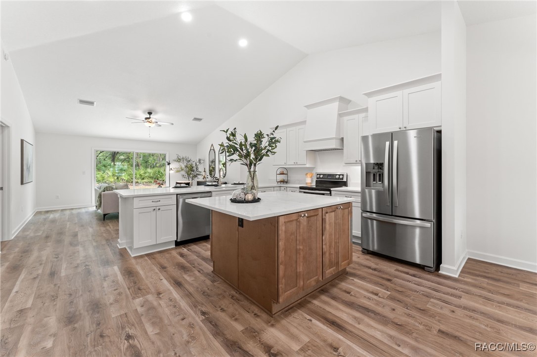 8276 N Star Blaze Drive, Crystal River, Florida image 9