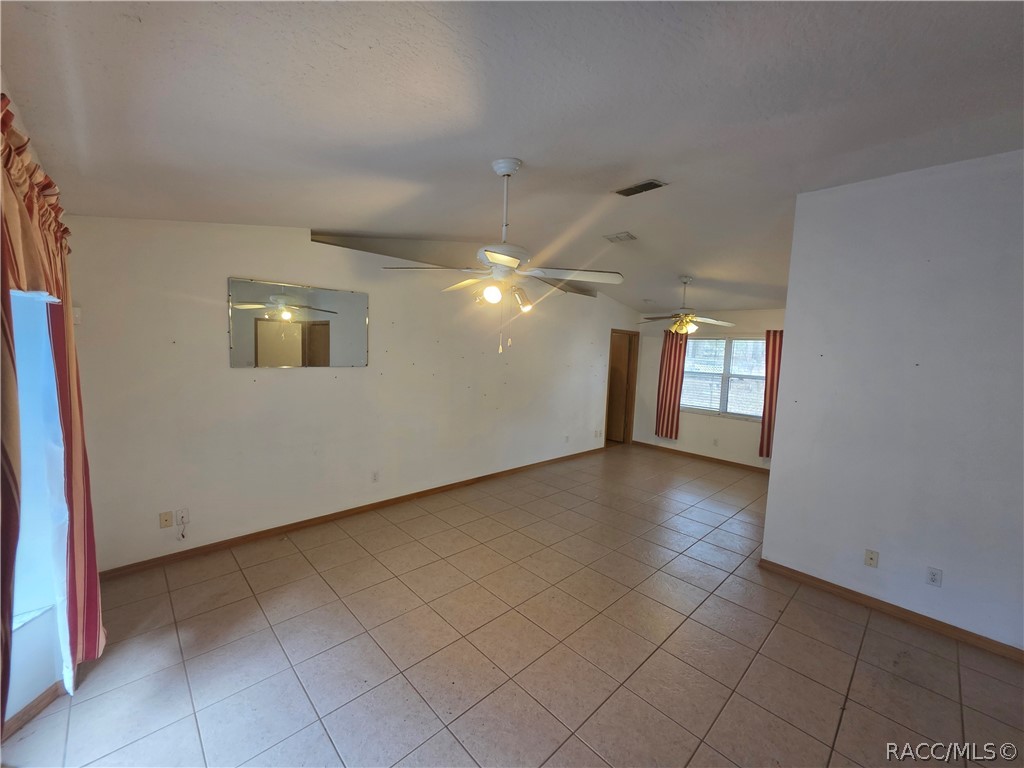 5131 S Hummingbird Avenue