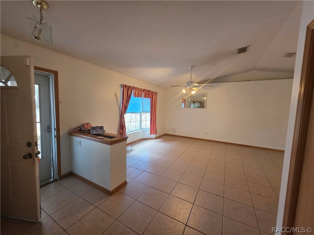 5131 S Hummingbird Avenue