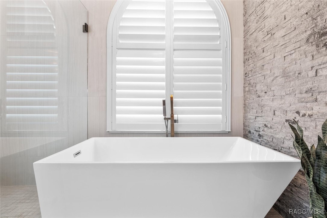 9162 W Harbor Isle Court, Crystal River, Florida image 28