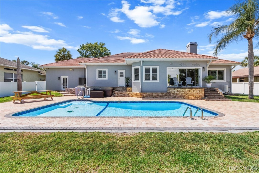 9162 W Harbor Isle Court, Crystal River, Florida image 4