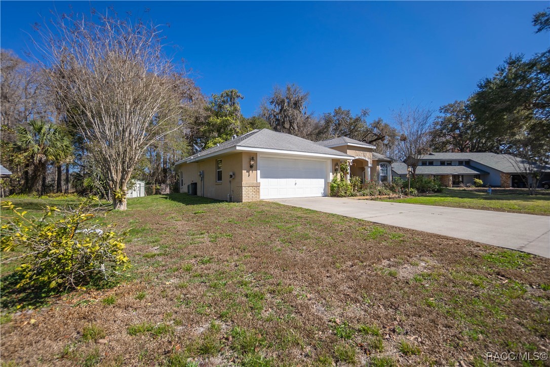 11 N Shadow Wood Drive, Inverness, Florida image 2