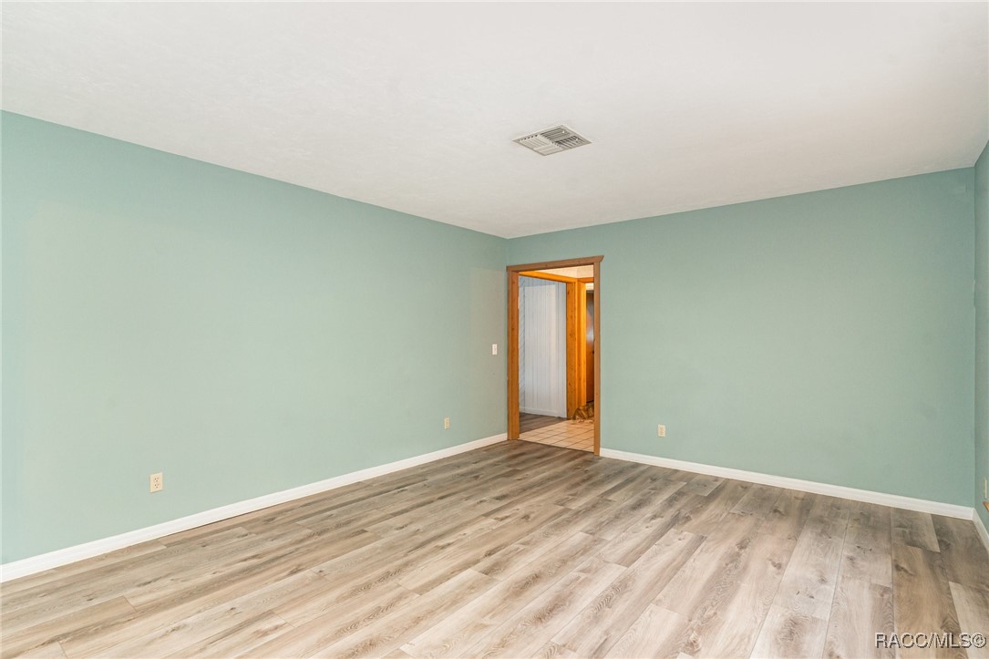 3203 S Skyline Drive