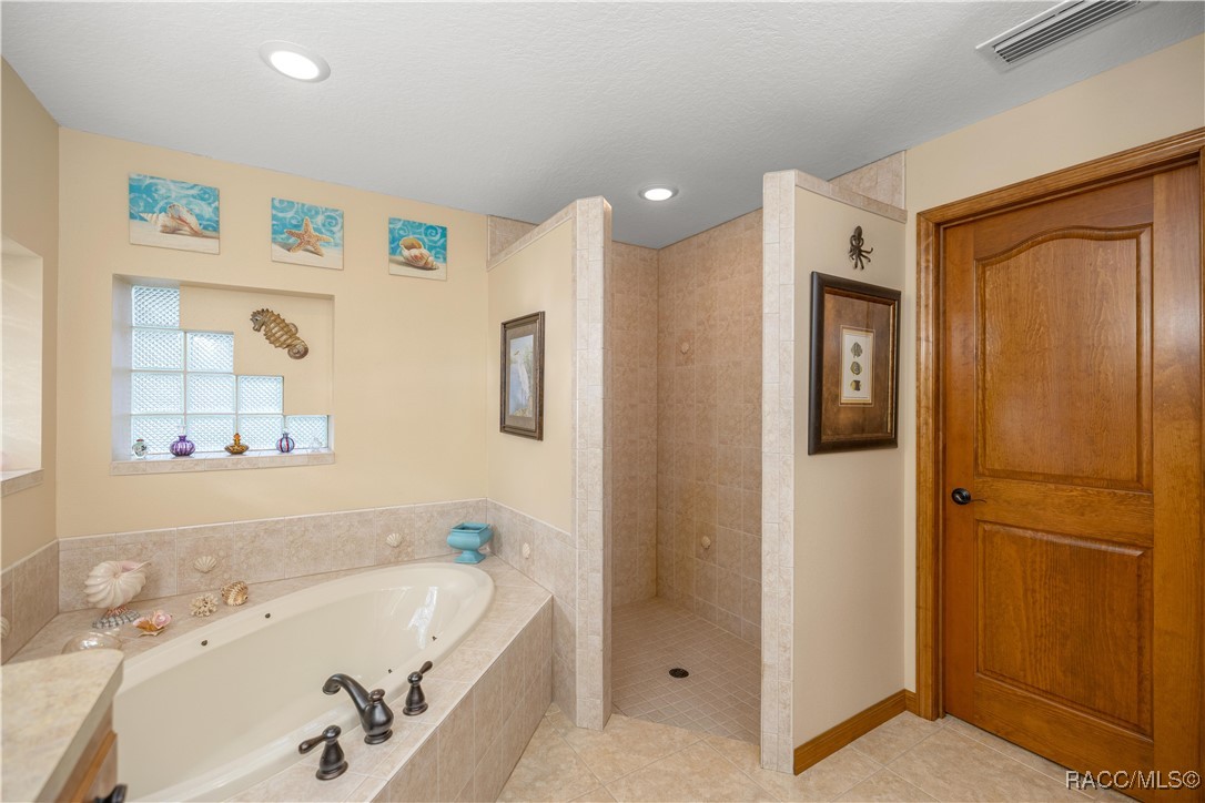 5889 NE 43rd Lane Road, Silver Springs, Florida image 25