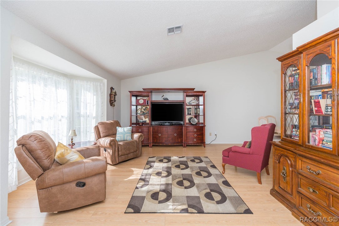31 Colonial Road, White Plains, New York image 4