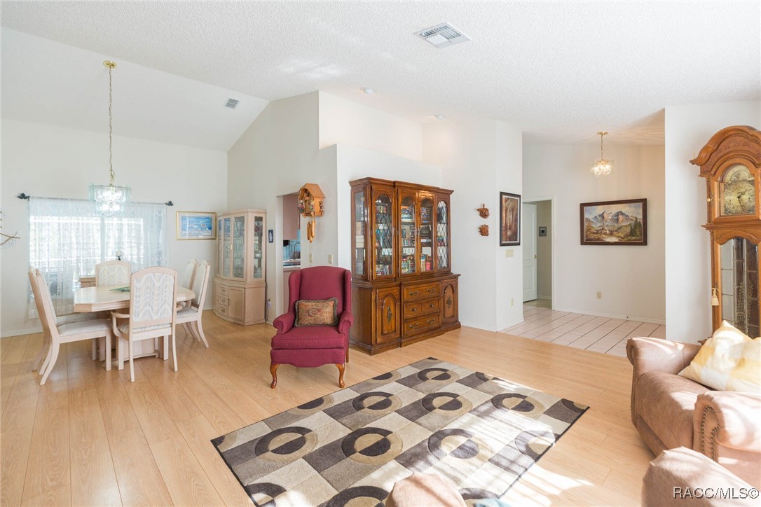 31 Colonial Road, White Plains, New York image 7