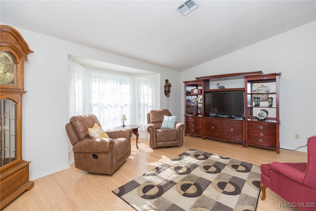 31 Colonial Road, White Plains, New York image 5