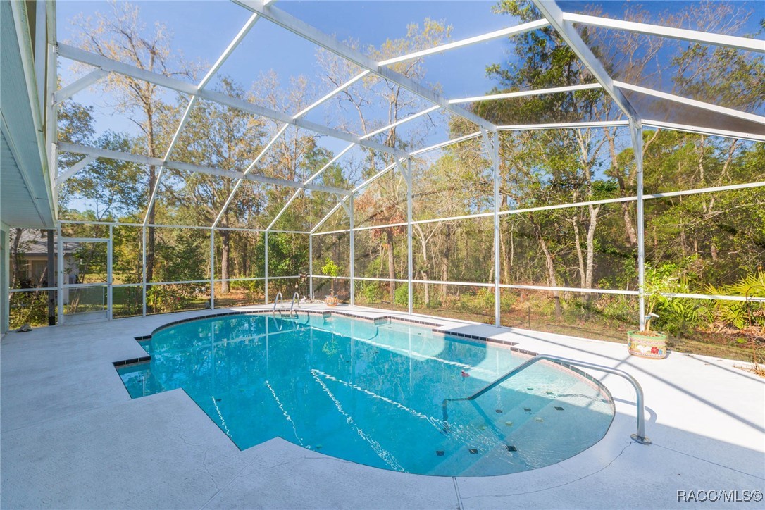 31 Colonial Road, White Plains, New York image 2