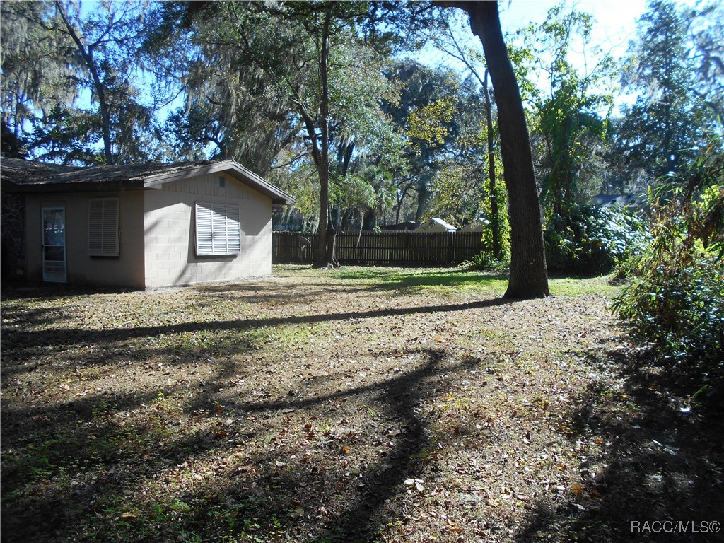 3752 Cr 406 A, Lake Panasoffkee, Florida image 27