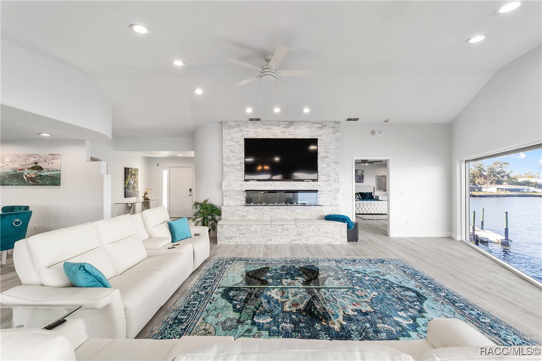 2243 N Kings Cove Point, Crystal River, Florida image 6