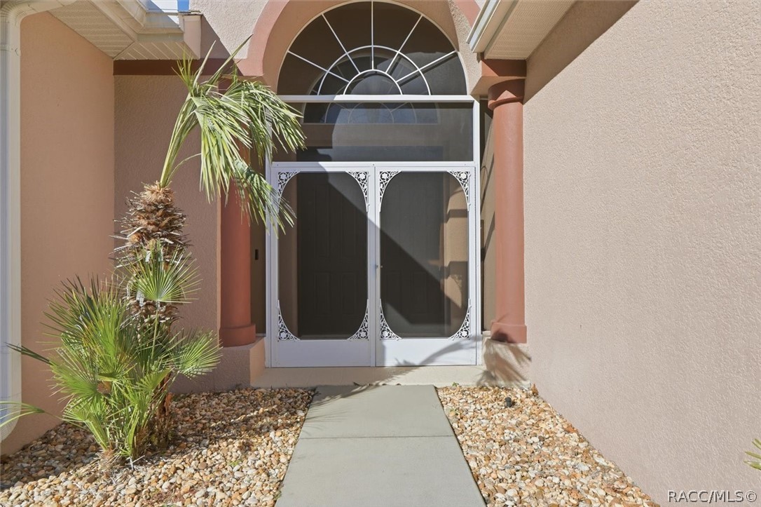 1829 W Redding Street