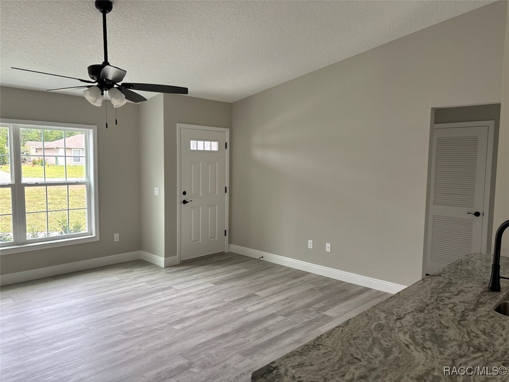 9396 N Pineview Way, Citrus Springs, Florida image 8