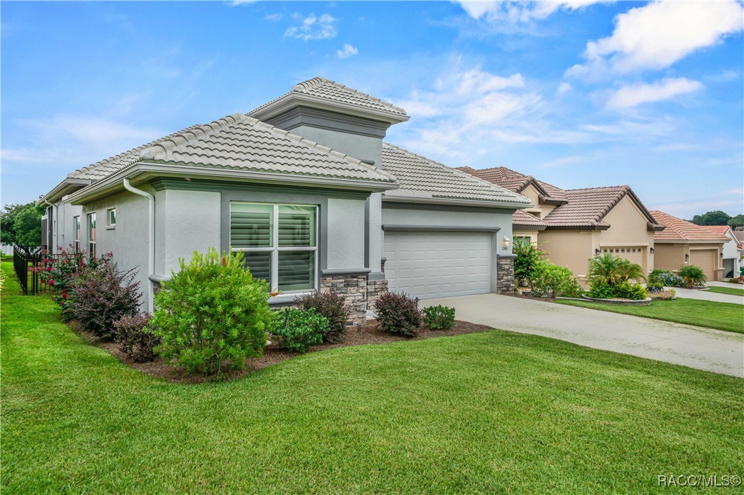 1343 W Greenmeadow Path