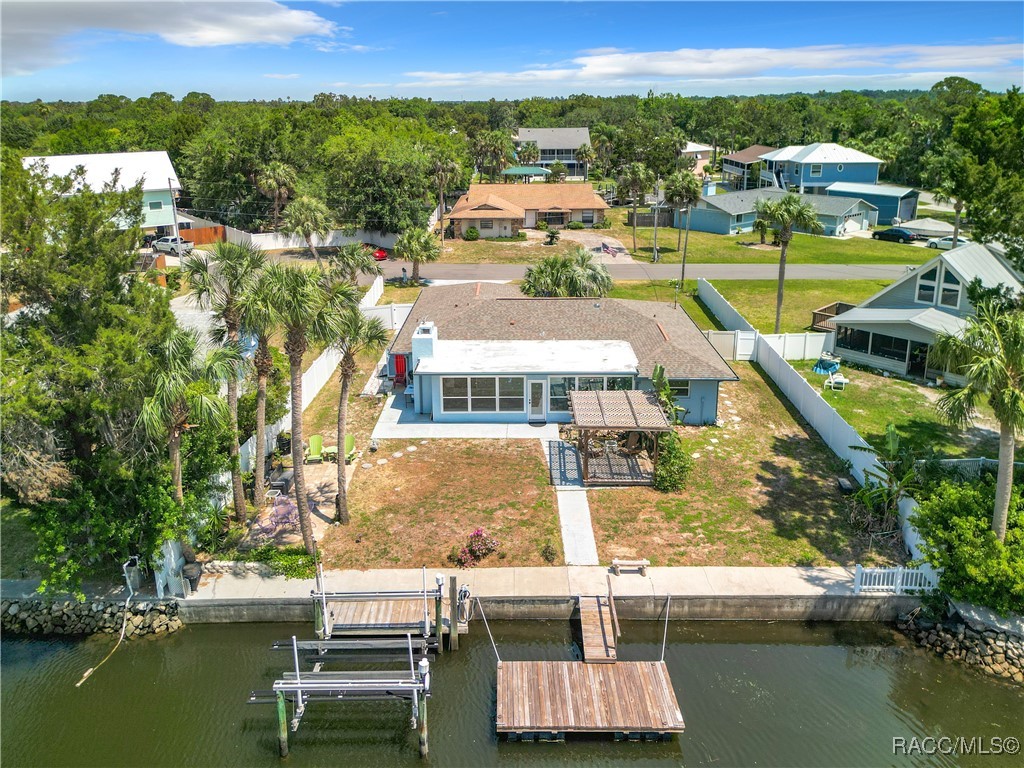 11290 W Coral Court, Crystal River, New York image 1