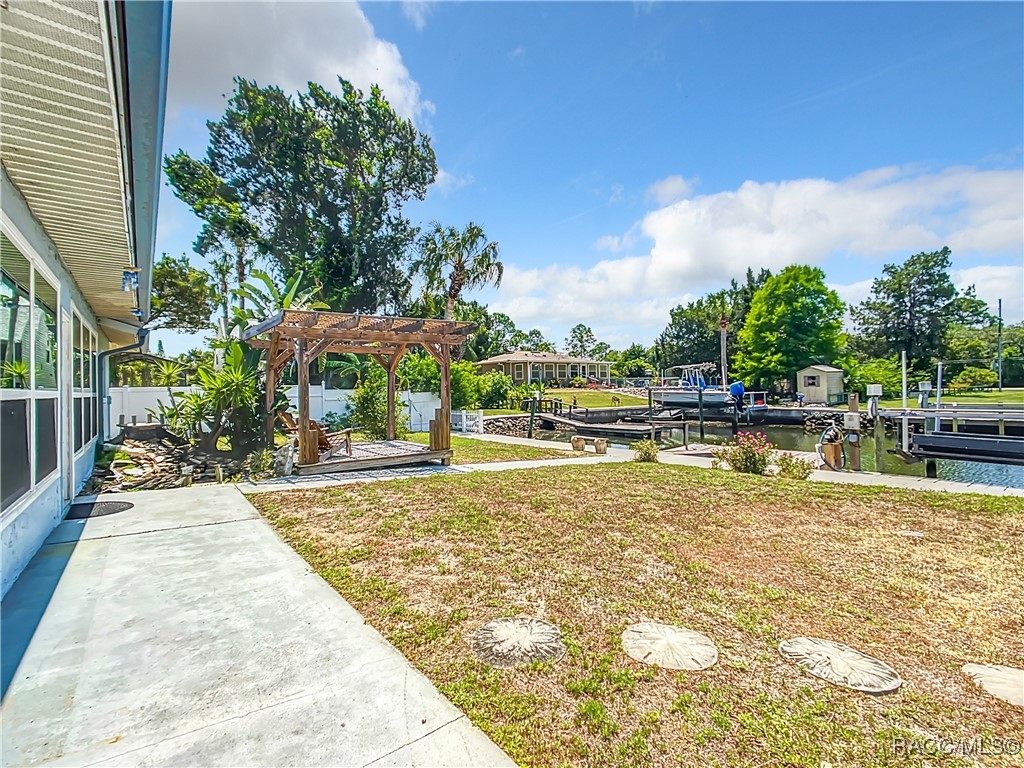 11290 W Coral Court, Crystal River, New York image 6