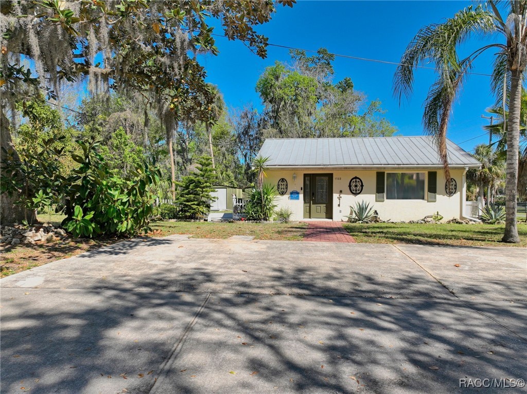 1149 SE Kings Bay Drive, Crystal River, New York image 1