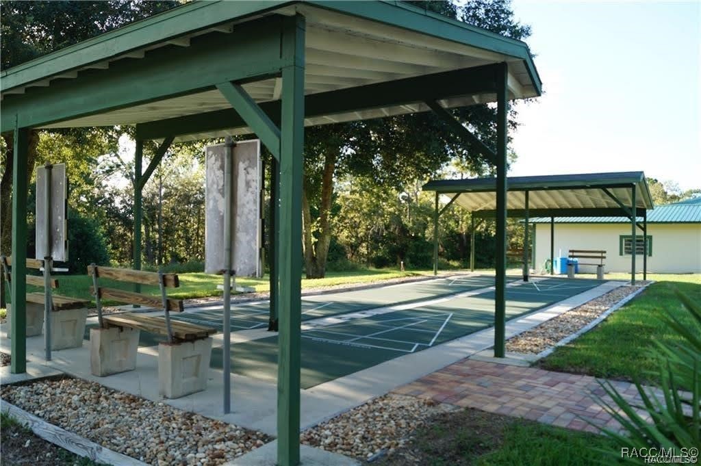 2419 W Axelwood Drive, Beverly Hills, New York image 11