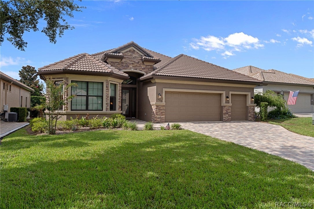 1220 W Skyview Landings Drive