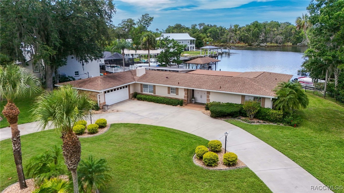 1202 SE Kings Bay Drive