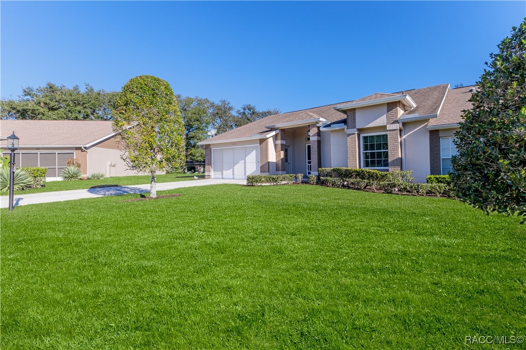 7425 Nature Walk Drive, Spring Hill, Florida image 4